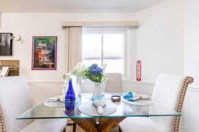 SmartHome- Omaha Homestay with EV Charging